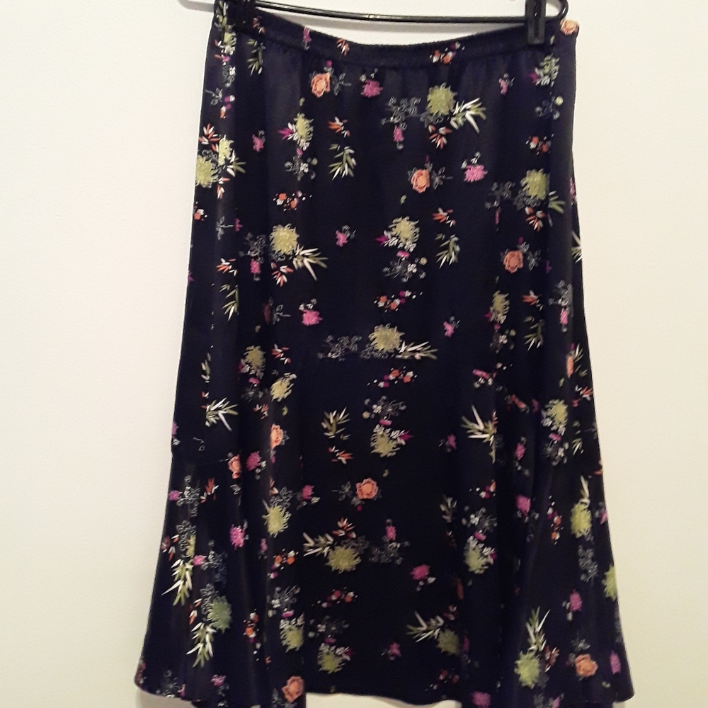 Spring/summer godet-bottom skirt